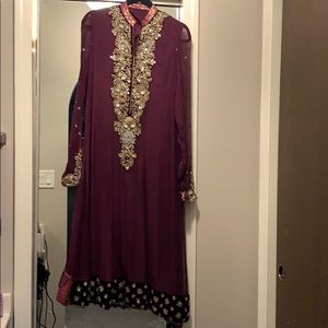 Beautiful formal Pakistani gown style suit - small